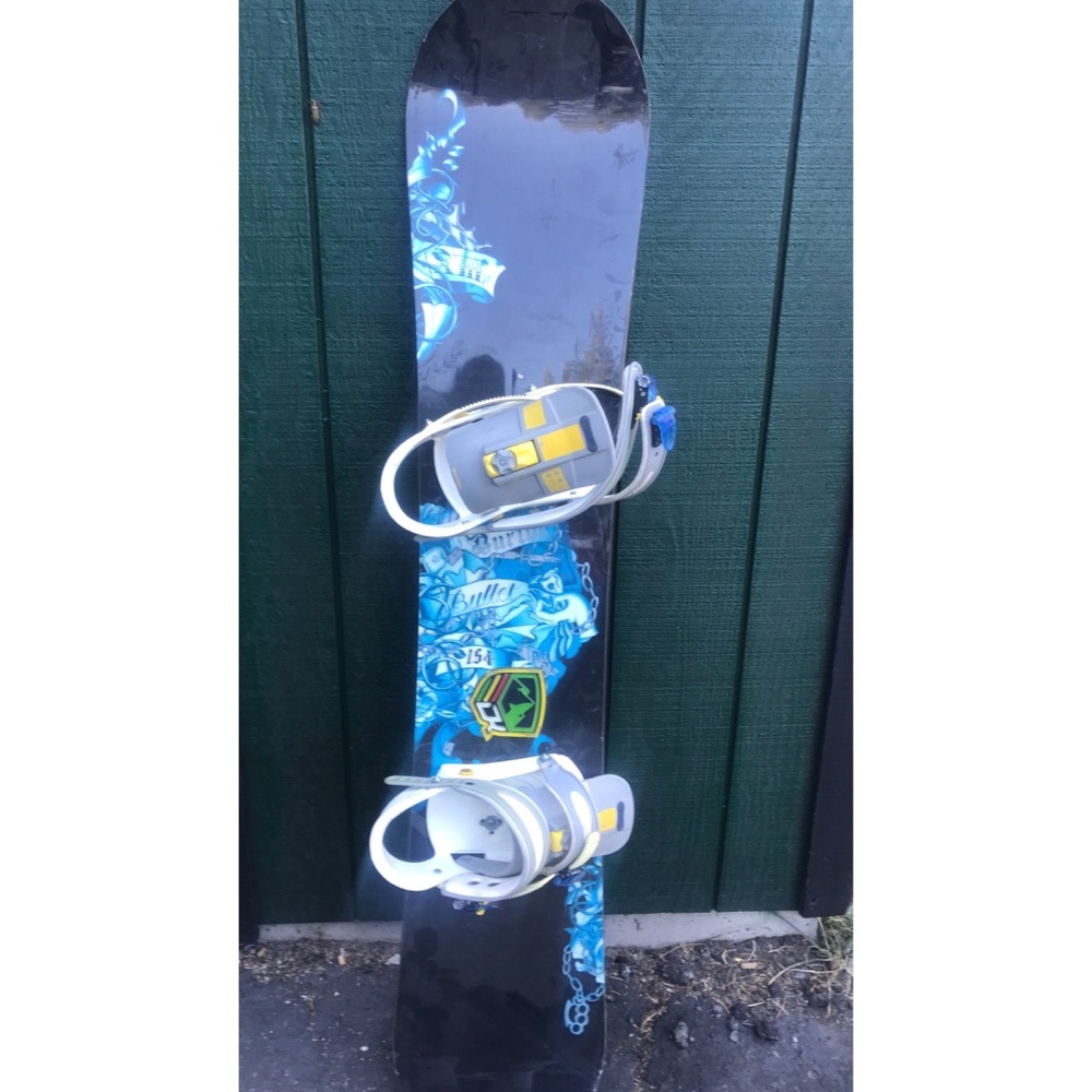 2009 Burton Bullet 154 snowboard